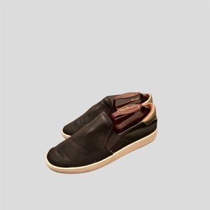UGG Cas Black Leather Low Top Slip On Casual Comfort Sneakers 1019108 size 9